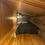 Kuonti-ruka, Kelohirsimoekki Jaerven Rannalla Kuusamo