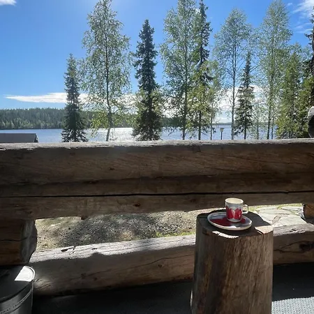 Kuonti-ruka, Kelohirsimoekki Jaerven Rannalla Dom wakacyjny *