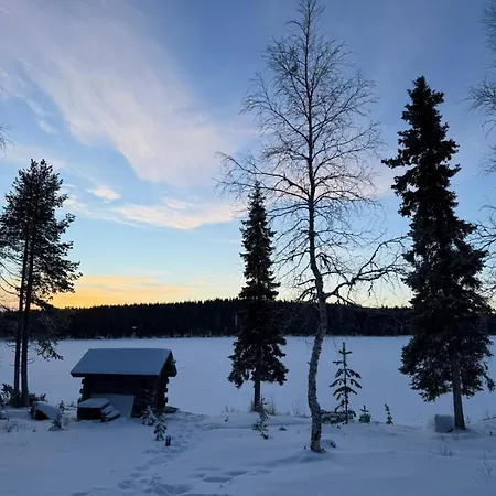Kuonti-ruka, Kelohirsimoekki Jaerven Rannalla Dom wakacyjny *