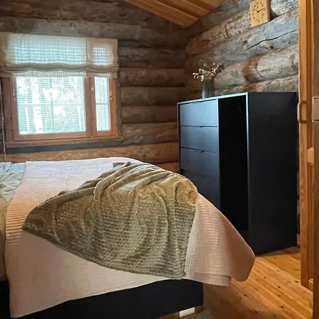 Hébergement de vacances Kuonti-ruka, Kelohirsimoekki Jaerven Rannalla *