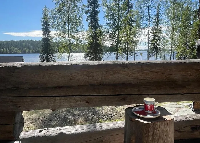Kuonti-ruka, Kelohirsimoekki Jaerven Rannalla Hébergement de vacances *