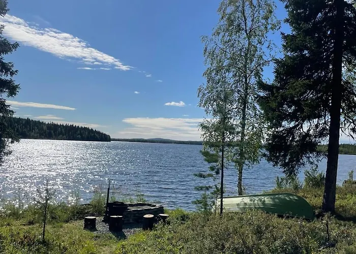 Kuonti-ruka, Kelohirsimoekki Jaerven Rannalla Hébergement de vacances Kuusamo