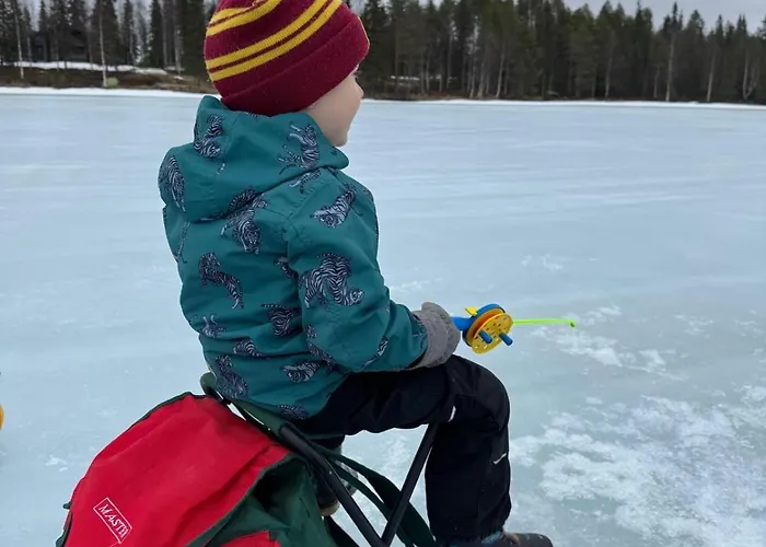 Hébergement de vacances Kuonti-ruka, Kelohirsimoekki Jaerven Rannalla Kuusamo